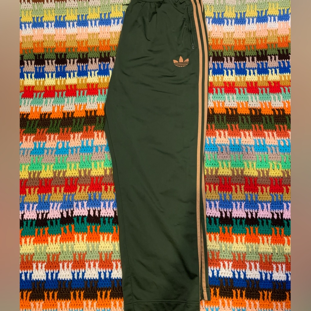 Adidas 4xl Green track pants with copper stripes